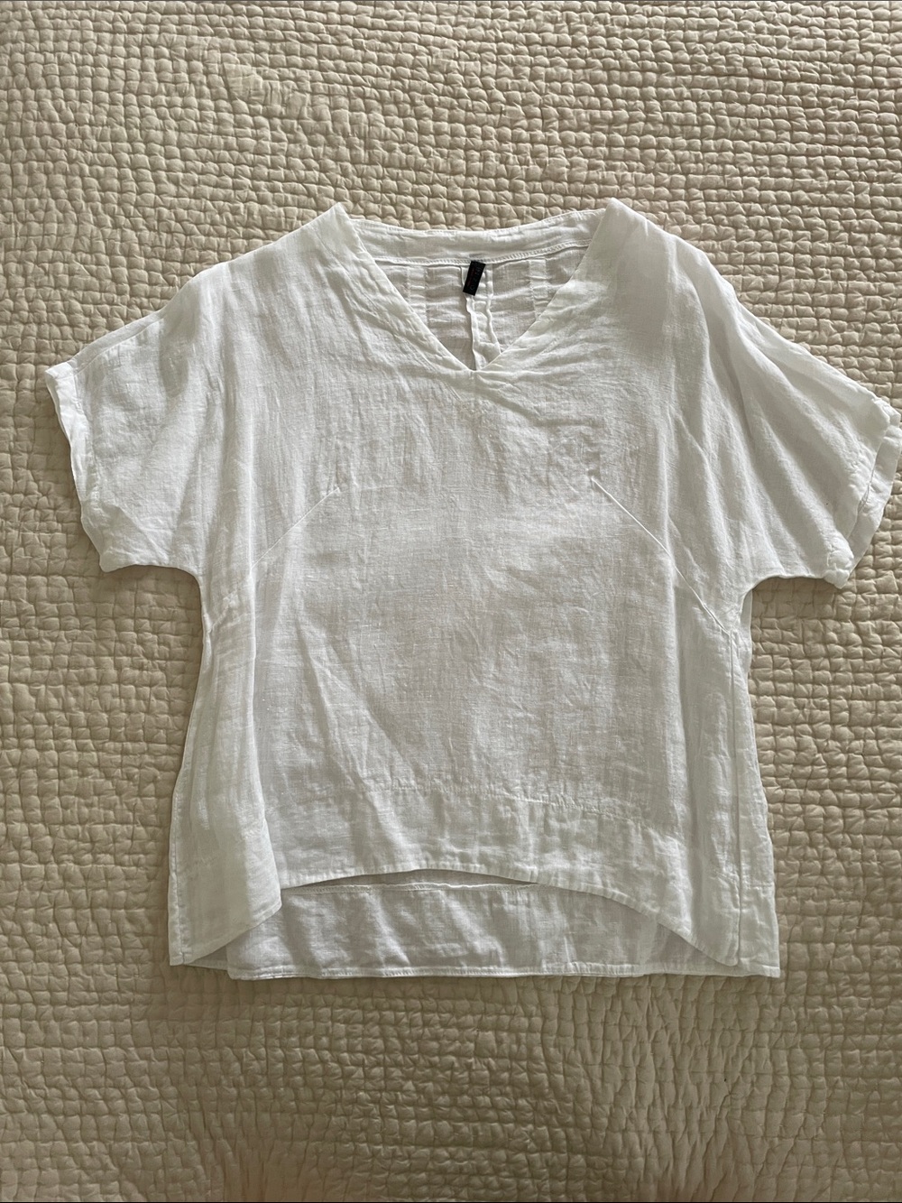 White Linen V-Neck Short Sleeve Top